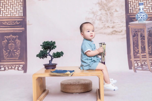 钦州宝宝掉头发是怎么回事